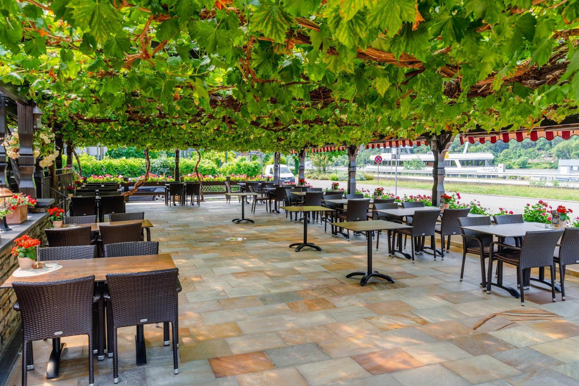 Hotel Unter Den Linden Ruedesheim am Rhein Exterior photo